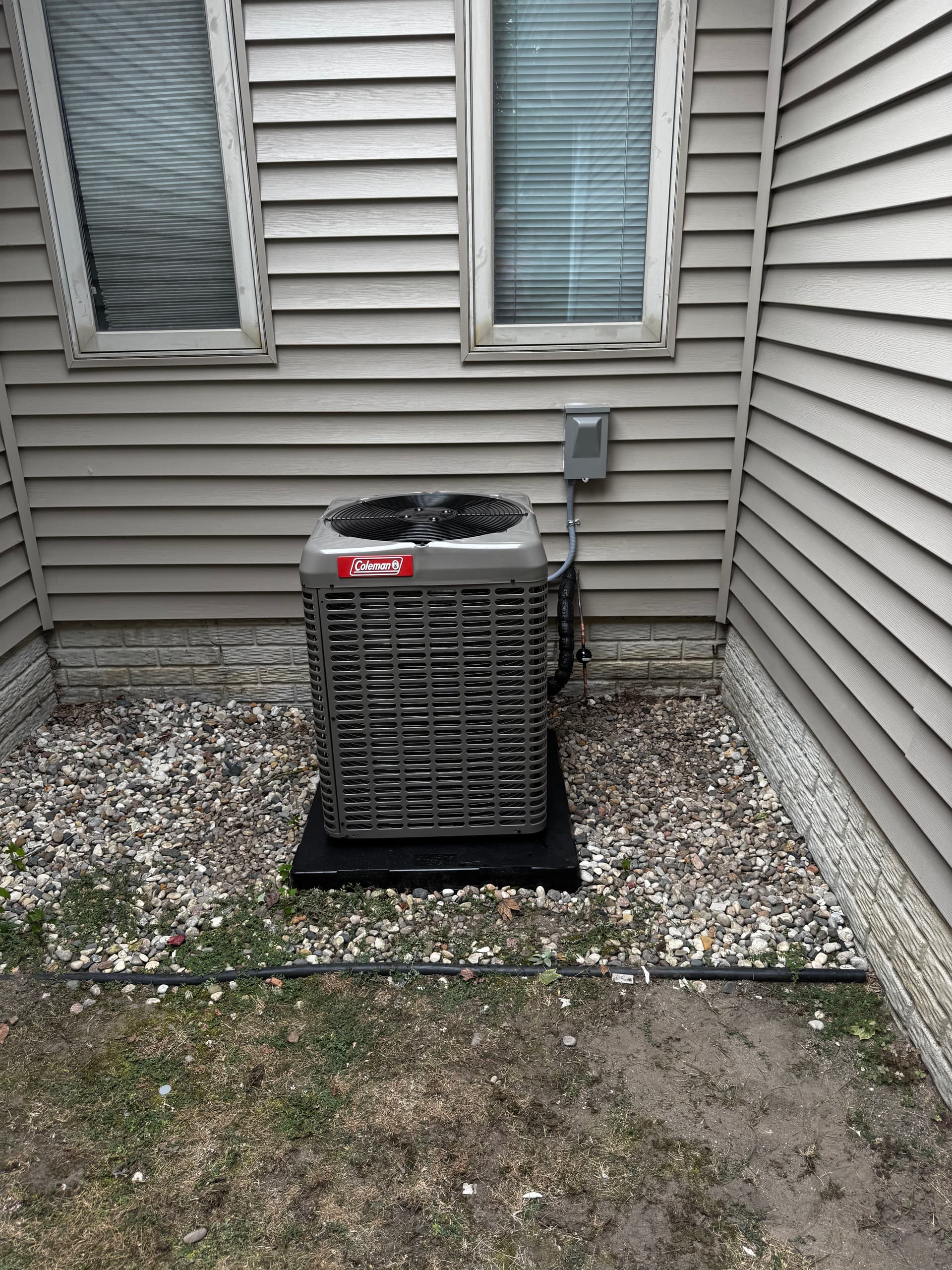 Gallery photos for 27-Year-Old AC Replaced With a Coleman 14 SEER Unit: Image #1