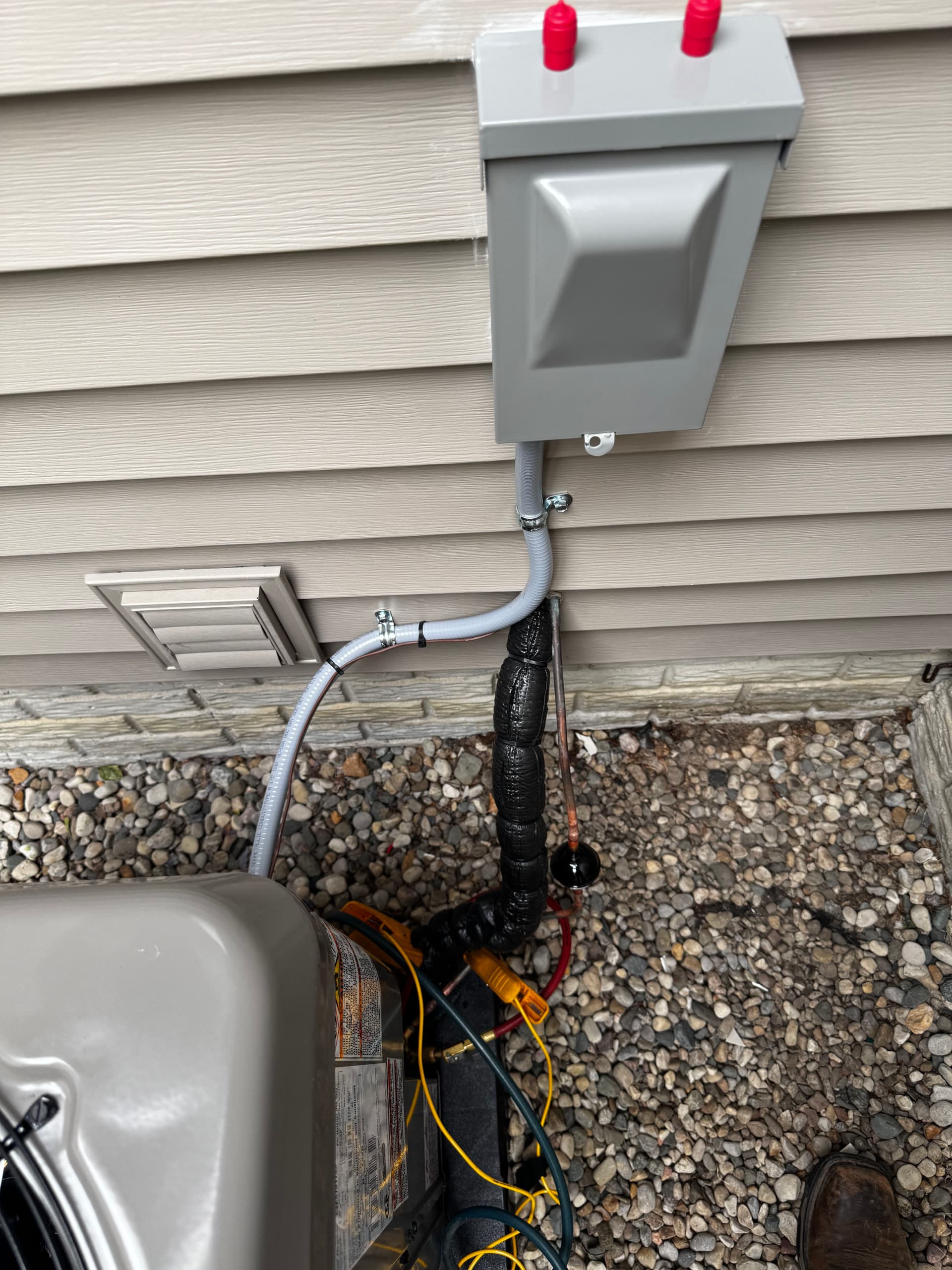 Gallery photos for 27-Year-Old AC Replaced With a Coleman 14 SEER Unit: Image #2